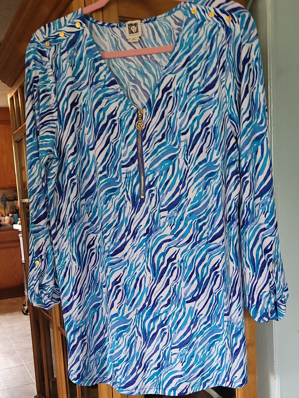 Anne Klein Blue and White Wave-Pattern Tunic Top